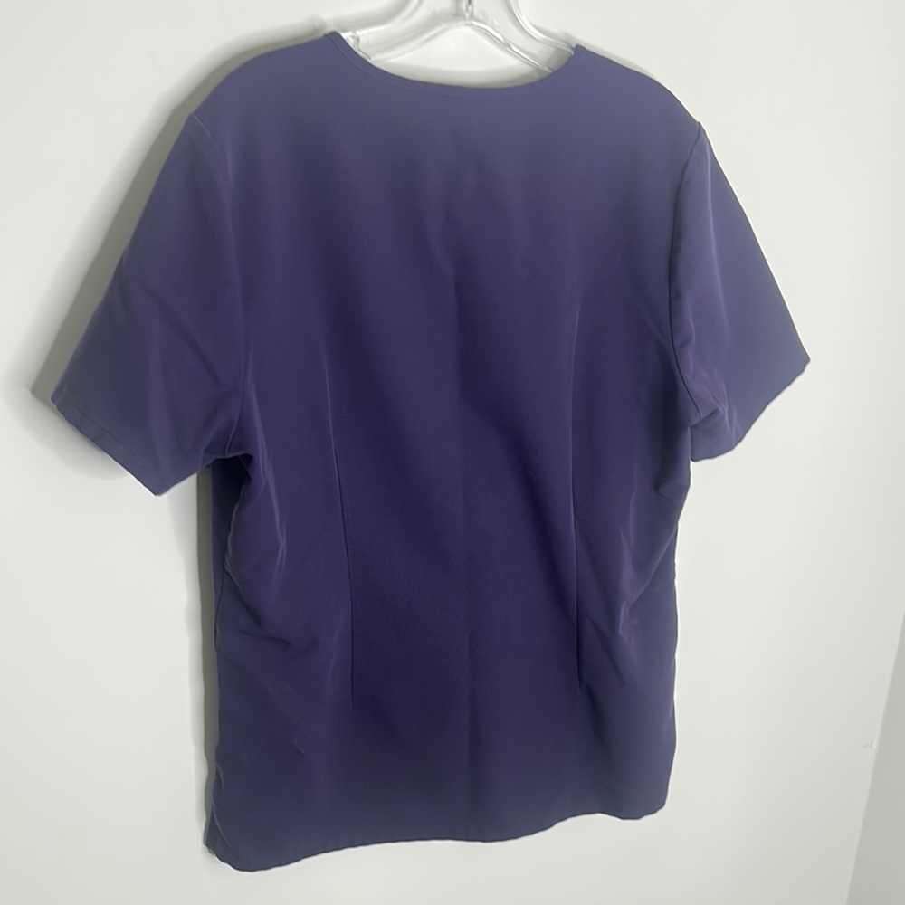 FIGS women’s  Purple Shadow Catarina V-Neck Scrub Shirt L - Picture 3 of 3